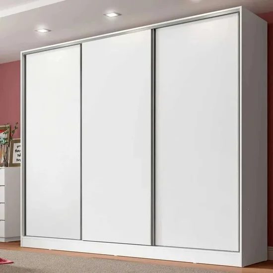 Guarda-Roupas Branco com Estilo